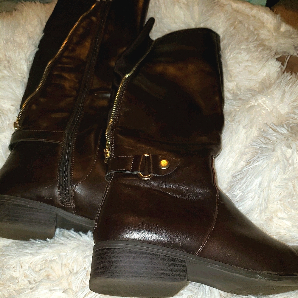 Side zip - up riding boot